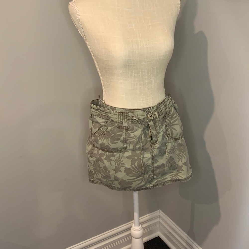 Woman’s skirt size 9, Junior used